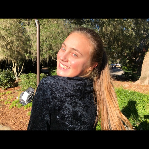 Meet your Posher, Audrey - Picture 4 of 6